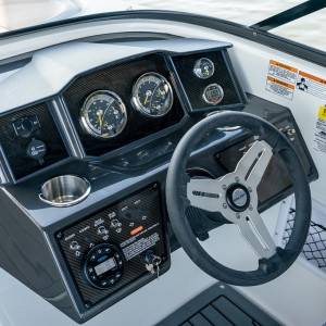 BAYLINER VR5 NOVO PLOVILO-GLISER BOWRIDER BEZ KABINE RASPRODAJA SA LAGERA-MERCRUISER MOTOR