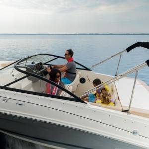 BAYLINER VR5OCU CUDDY NOVI GLISER SA KABINOM SA LAGERA BEZ MOTORA