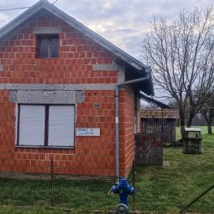 Kuća sa velikom okućnicom