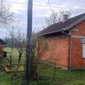 Kuća sa velikom okućnicom