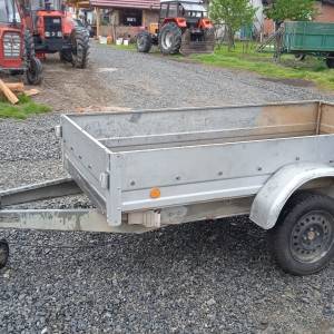 Auto prikolica- reg 3 godine