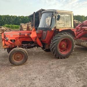 Zetor 6711 sa utovrivačem i balirkom