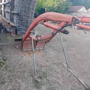 Zetor 6711 sa utovrivačem i balirkom