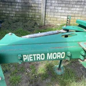 Plug Pietro Moro