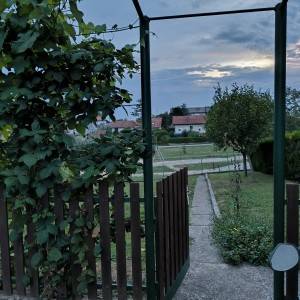 Prodajem kuću katnicu