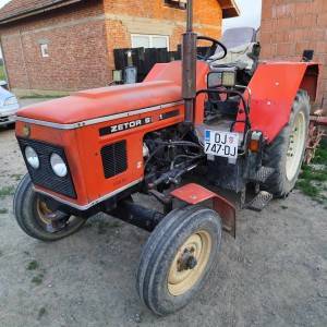 Traktor Zetor 5011