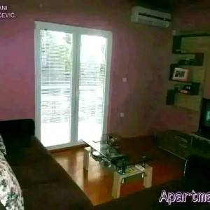 IZDAJEM APARTMANE OD 30 KVADRATA