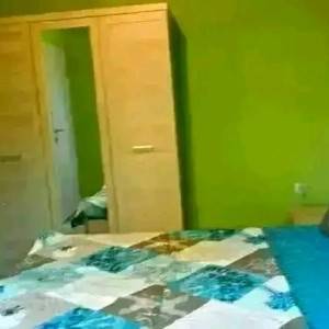 IZDAJEM APARTMAN OD 54 M2 SA ODVOJENOM SPAVACOM SOBOM ,