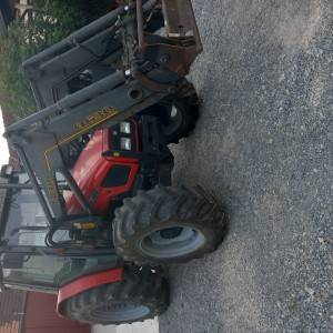 Traktor Massey Ferguson 4235