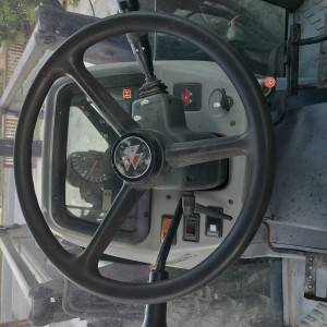 Traktor Massey Ferguson 4235