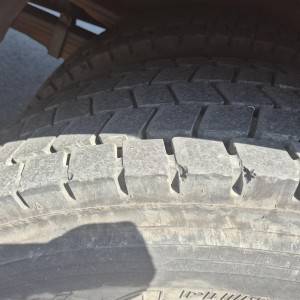 FORD CARGO 1830 DC kamion s ceradom i utovarnom rampom