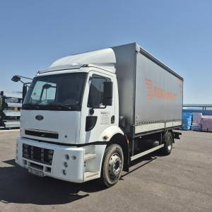 FORD CARGO 1830 DC kamion s ceradom i utovarnom rampom