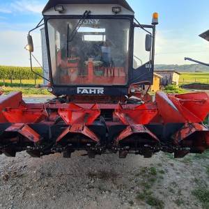 Prodajem kombajn deutz fahr m900