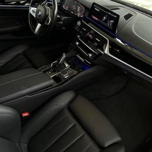 BMW G30
