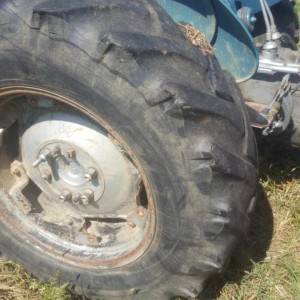 prodajem ili mijenjam.traktor