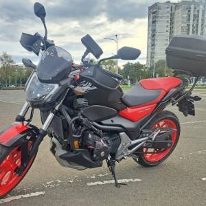 HONDA NC 750 SA, sa dodatnom opremom, povoljno prodajem