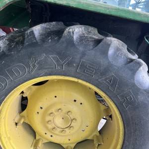 John Deere 2650
