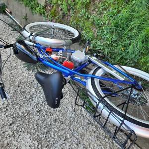 Bicikl muški - klasični pogon (nožni) + MOTORNI pogon (na gorivo)