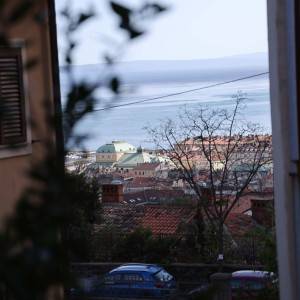 Mirna kučica u centru grada s vrtom