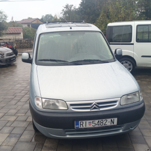 Berlingo putnički 2.0hdi, klima, kuka,krovni nosači