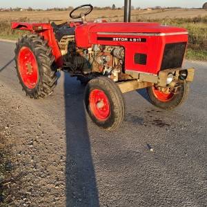 Traktor zetor 4911