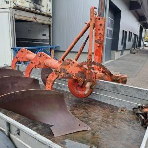 Trobrazni plug Kverneland 14"