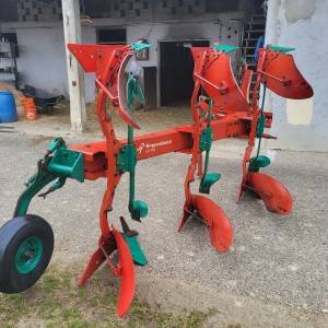 Plug okretač Kverneland LD 100, 3 brazde