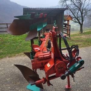 Plug okretač Kverneland LD 100, 3 brazde