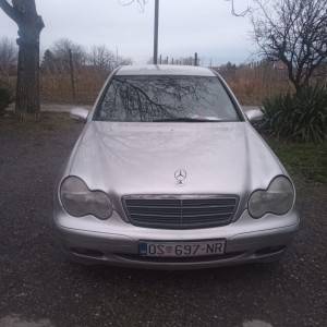 Prodajem Mercedes Benz c200 classic