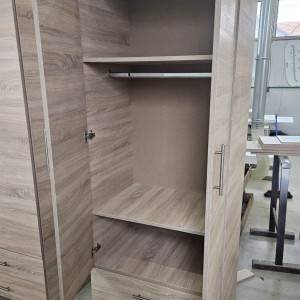 Garderobni ormar