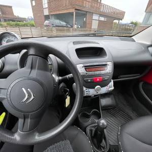 Citroen C1 1.0-68 malo valjano