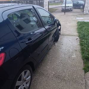 Peugeot 308 2010 karamboliran