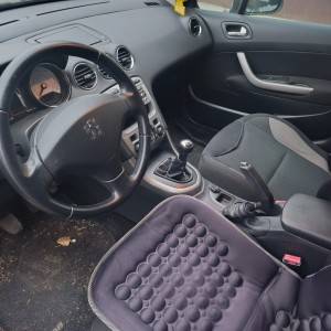 Peugeot 308 2010 karamboliran
