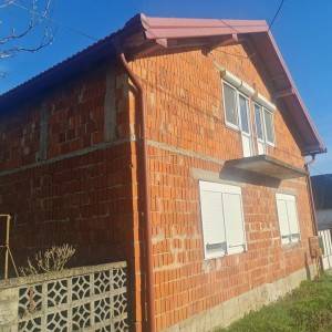 obiteljska kuca u selu Krcenik