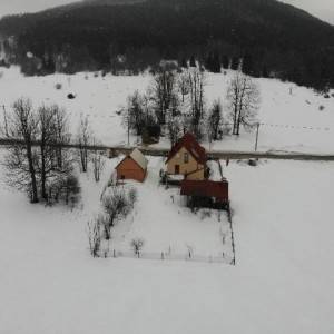 Prodaja kompletno adaptirane kuće u Mrkoplju - pogodna za bavljenje turizmom