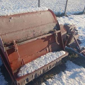 Peodajem tarup zmaj u dobrom i radnom stanju cjena 700eur