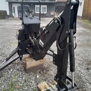 TRAKTORSKI BAGER BH 7600