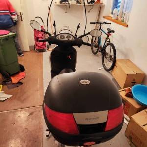 Prodajem Skuter Piaggio Fly 100 1.100 Eura