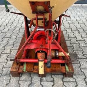 Rasipač Vicon 300 kg