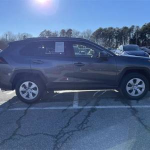 2019 Toyota RAV4 LE FWD