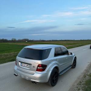 ML 6.3 AMG V8