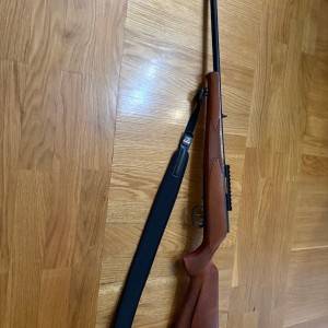 ANSCHUTZ 1515 - 1516 CAL. 22 MAG SA PICATINNY RUSAN MONTAŽOM