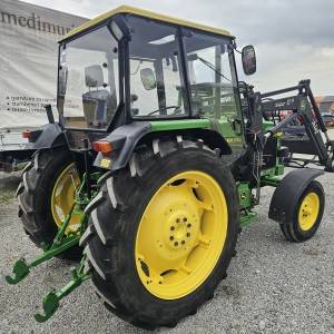 JOHN DEERE SA UTOVARIVAČEM