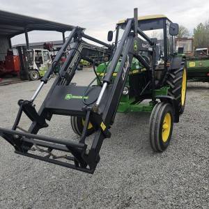 JOHN DEERE SA UTOVARIVAČEM