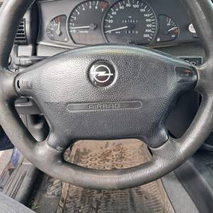 Opel Omega 2.0 16V