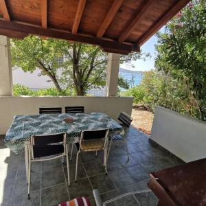 Apartmani Bulat -Apartman 2+2 ***, na otoku Prviću, 50 m od plaže/mora