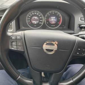 Prodajem Volvo s60 u super stanju. MOGUČA ZAMJENA