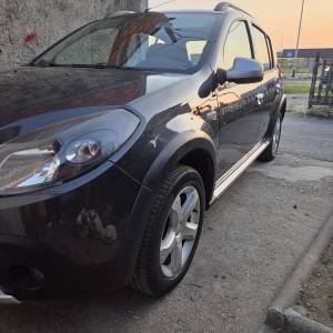 Dacia Sandero Stepway 1.6-tvornički plin..Reg 1 godinu..Klima..Alu