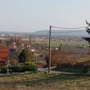 Prodaja zemljišta sa starom drvenom kućom