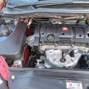 Prodaje se uscuvani Citroen C4 crveni meralik, samo 88000 km